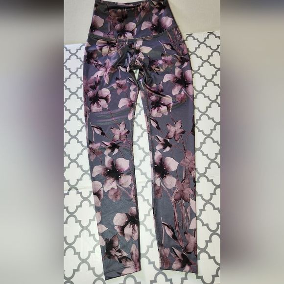 Beyond Yoga x Mary Lauren Purple Floral Leggins Size Small - Picture 2 of 10